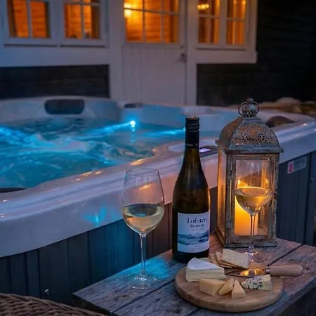 Moderne Hytte, Jacuzzi, Wifi, 6 Soveplasser, Bilvei Helt Frem