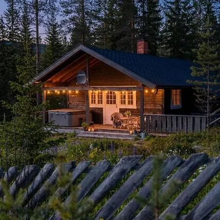 Moderne Hytte, Jacuzzi, Wifi, 6 Soveplasser, Bilvei Helt Frem Casa de Férias *
