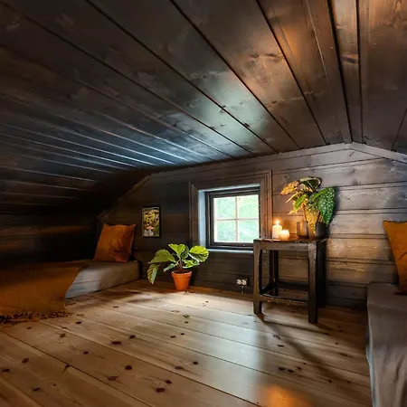 Casa de Férias Moderne Hytte, Jacuzzi, Wifi, 6 Soveplasser, Bilvei Helt Frem